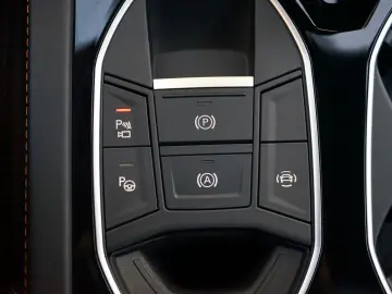 Urus 4.0 V8*ACC*B&O*PANORAMA*HEADUP*MASSAGE*LED*