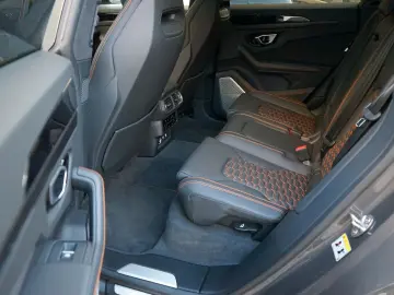 Urus 4.0 V8*ACC*B&O*PANORAMA*HEADUP*MASSAGE*LED*