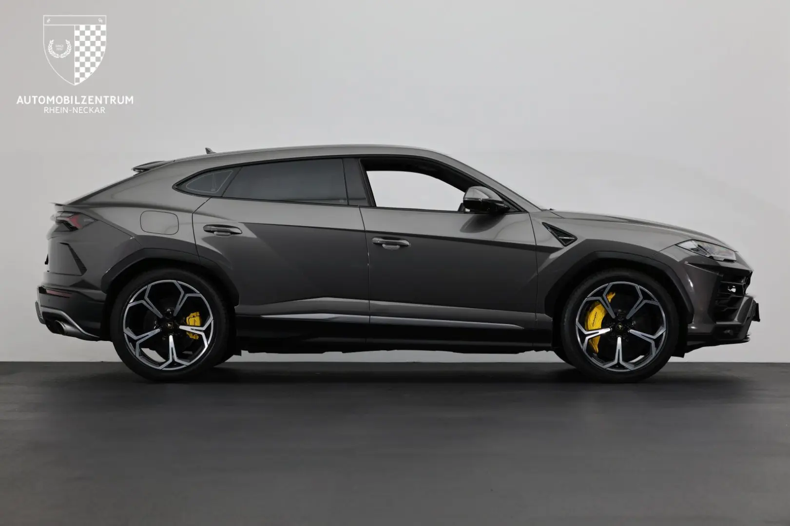 Urus GrigioKeres/ACC/Head-Up/22