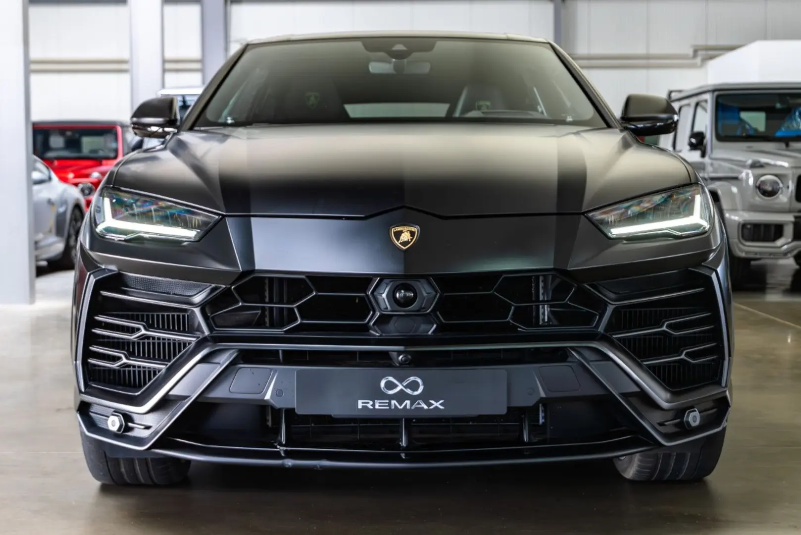 Urus 4.0 V8 / Vernice Opaca/ Pano / Prod:05.2022