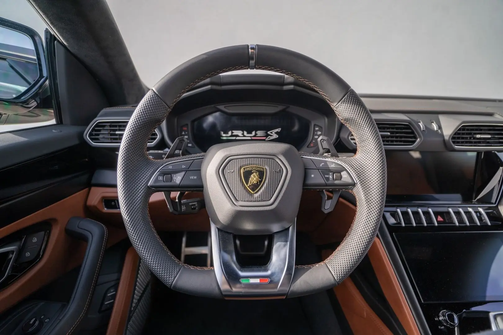 Urus S 23