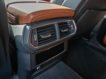 Urus S 23