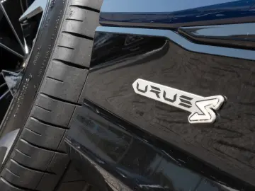 Urus S Blu Astraeus, Big Interior Carbon Pack