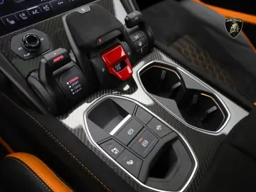 Urus Performante I CARBON I PANO I 4 SITZER I AK