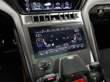 Urus Performante I CARBON I PANO I 4 SITZER I AK