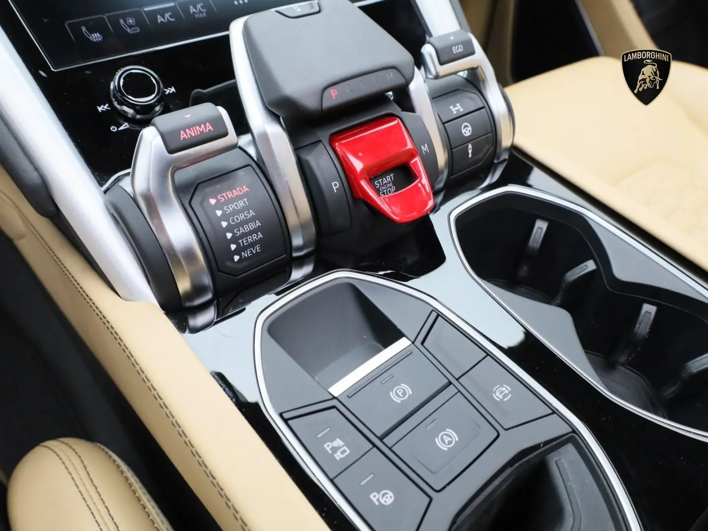 Urus MY22 I AKRAPOVIC I PANO I 23