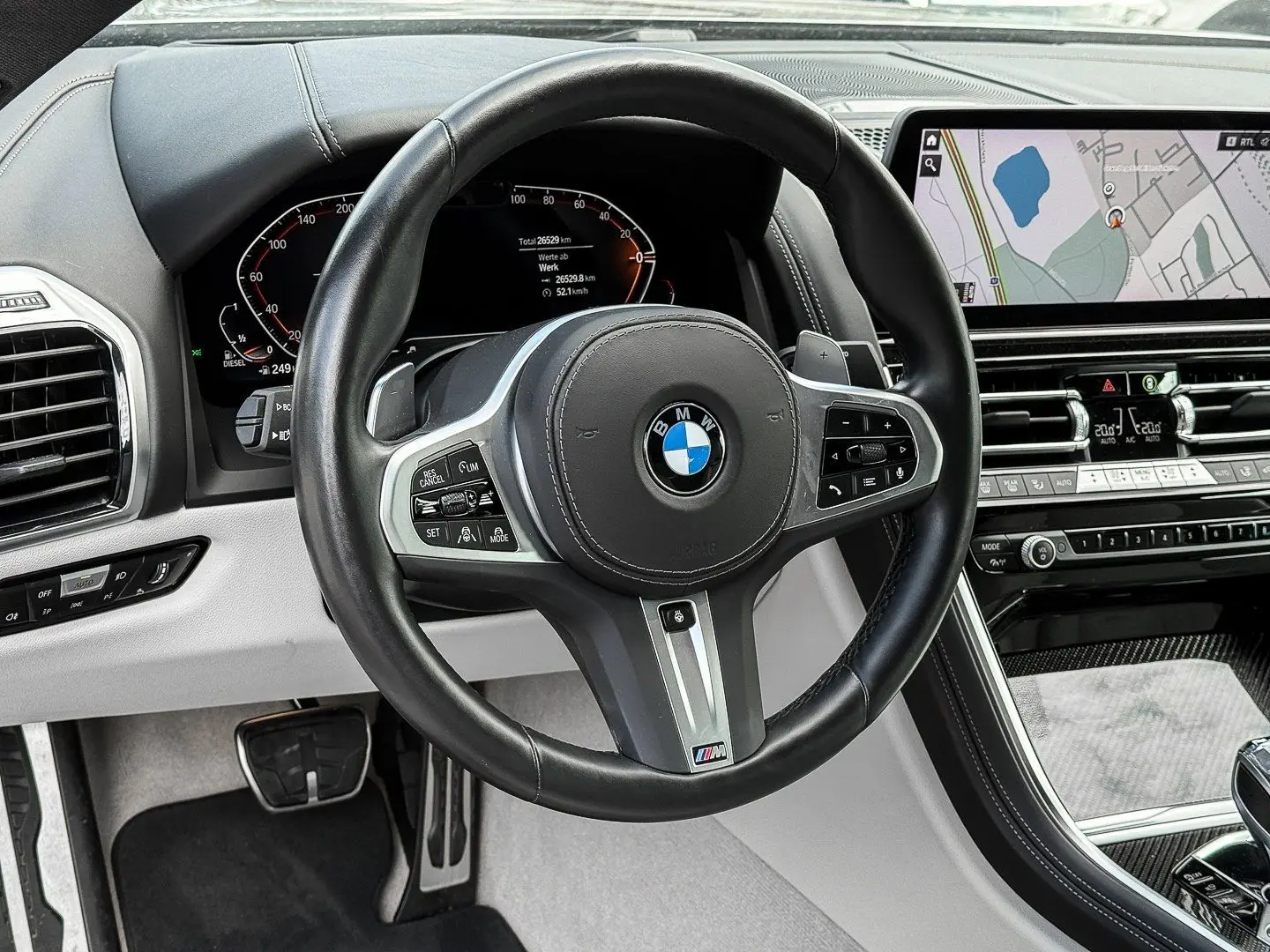 840d xDrive M SPORT+HUD+ACC+360+SOFT+LASER+B&W