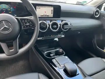A 180 Teilleder Navi Sitzheizung PDC Tempomat