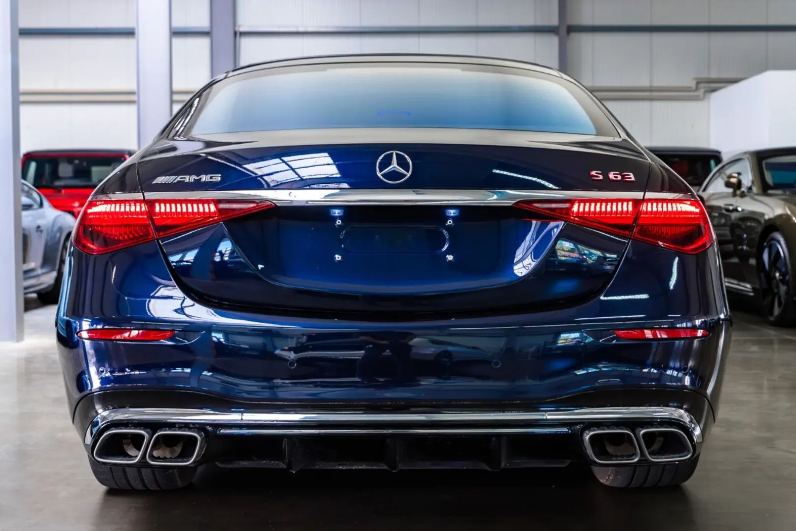 S 63 AMG e 4M Perf / Red Interior / Carbon