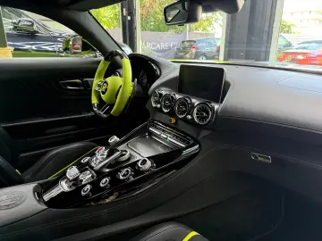 Mercedes-Benz AMG GT R Roadster