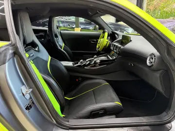 Mercedes-Benz AMG GT R Roadster