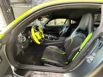 Mercedes-Benz AMG GT R Roadster