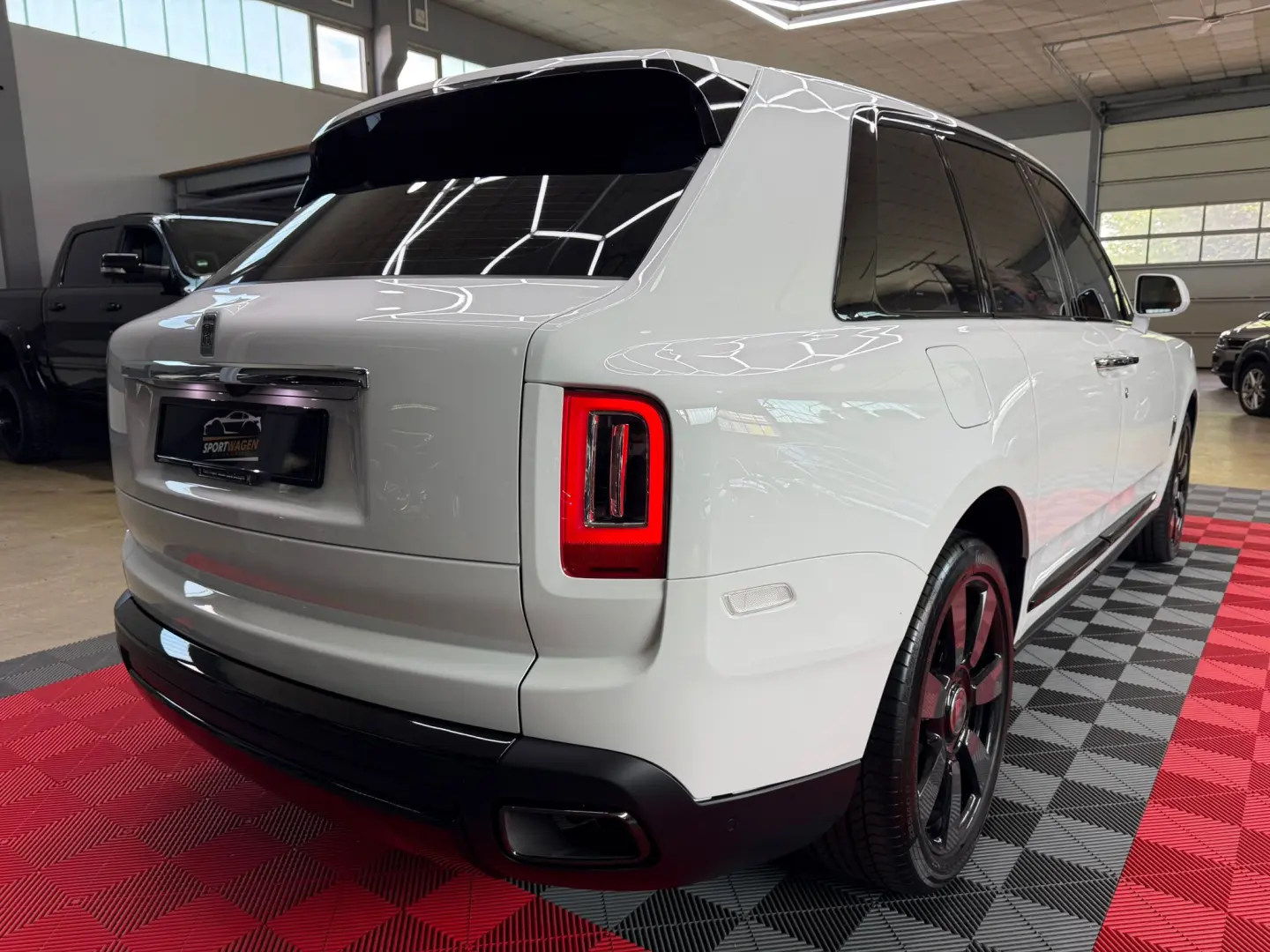 ROLLS ROYCE CULLINAN MANDARIN
