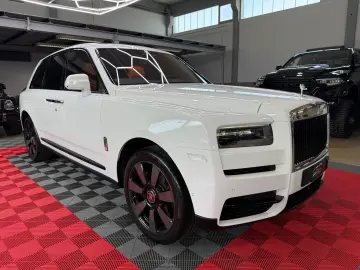 ROLLS ROYCE CULLINAN MANDARIN