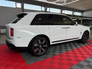 ROLLS ROYCE CULLINAN MANDARIN