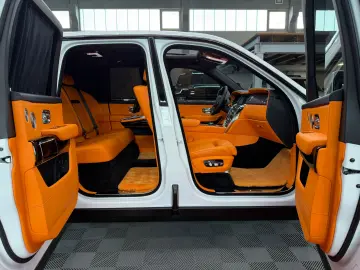 ROLLS ROYCE CULLINAN MANDARIN