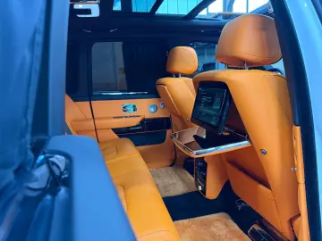 ROLLS ROYCE CULLINAN MANDARIN