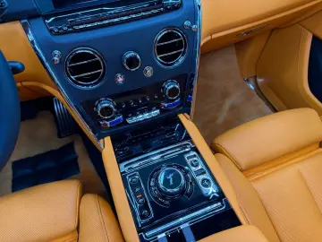 ROLLS ROYCE CULLINAN MANDARIN