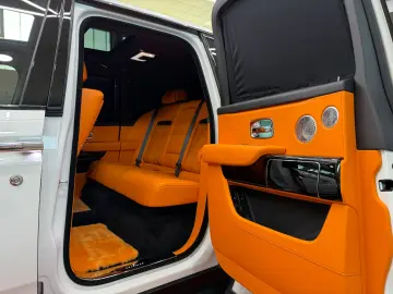 ROLLS ROYCE CULLINAN MANDARIN