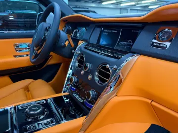 ROLLS ROYCE CULLINAN MANDARIN