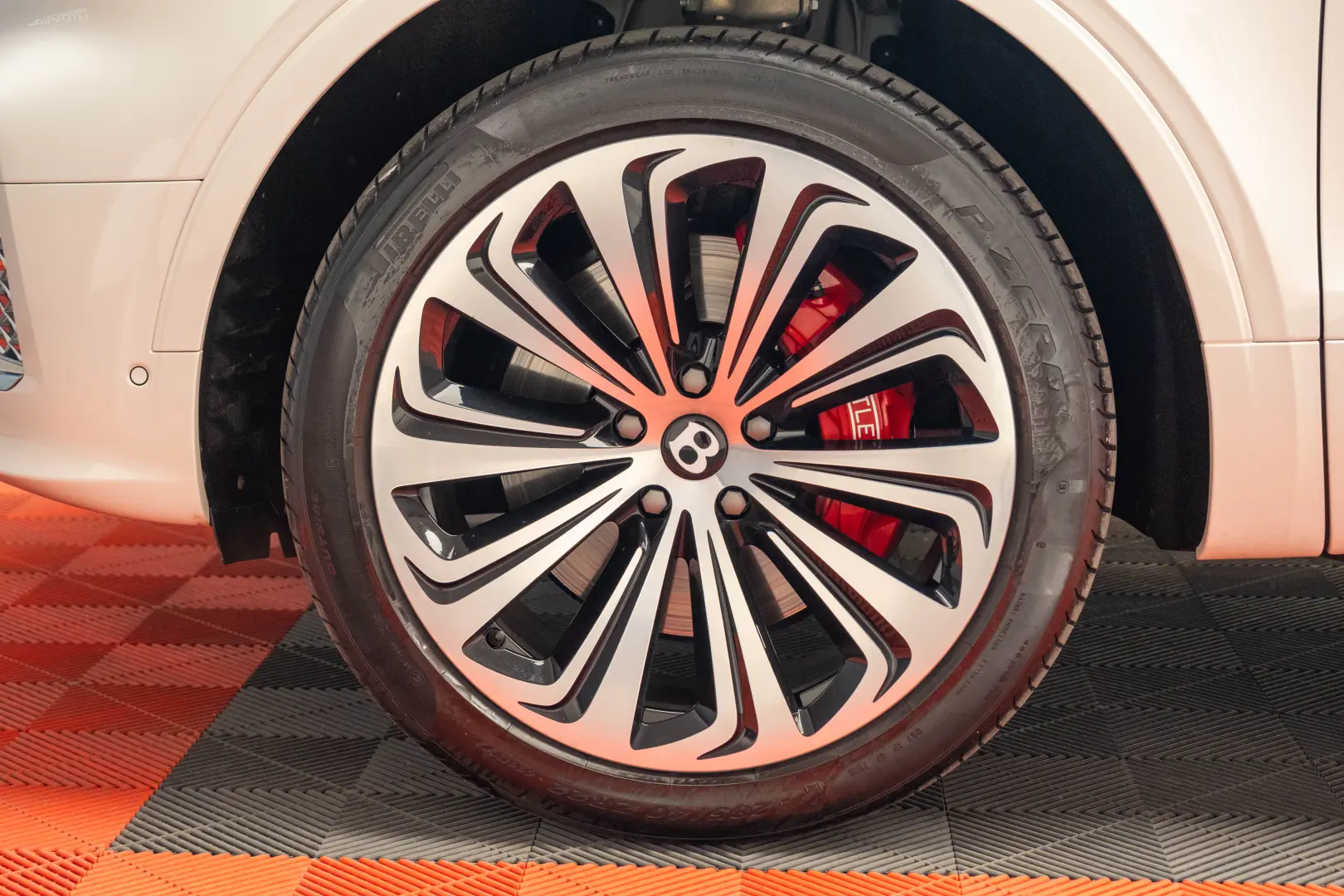 Bentley Bentayga V8 First Edition 4 Seats