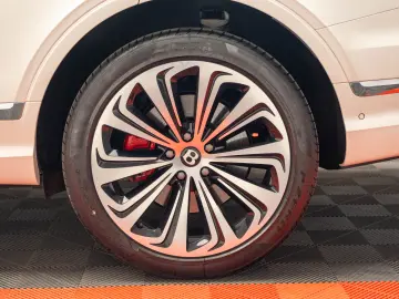 Bentley Bentayga V8 First Edition 4 Seats