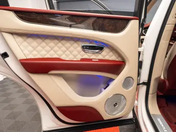 Bentley Bentayga V8 First Edition 4 Seats