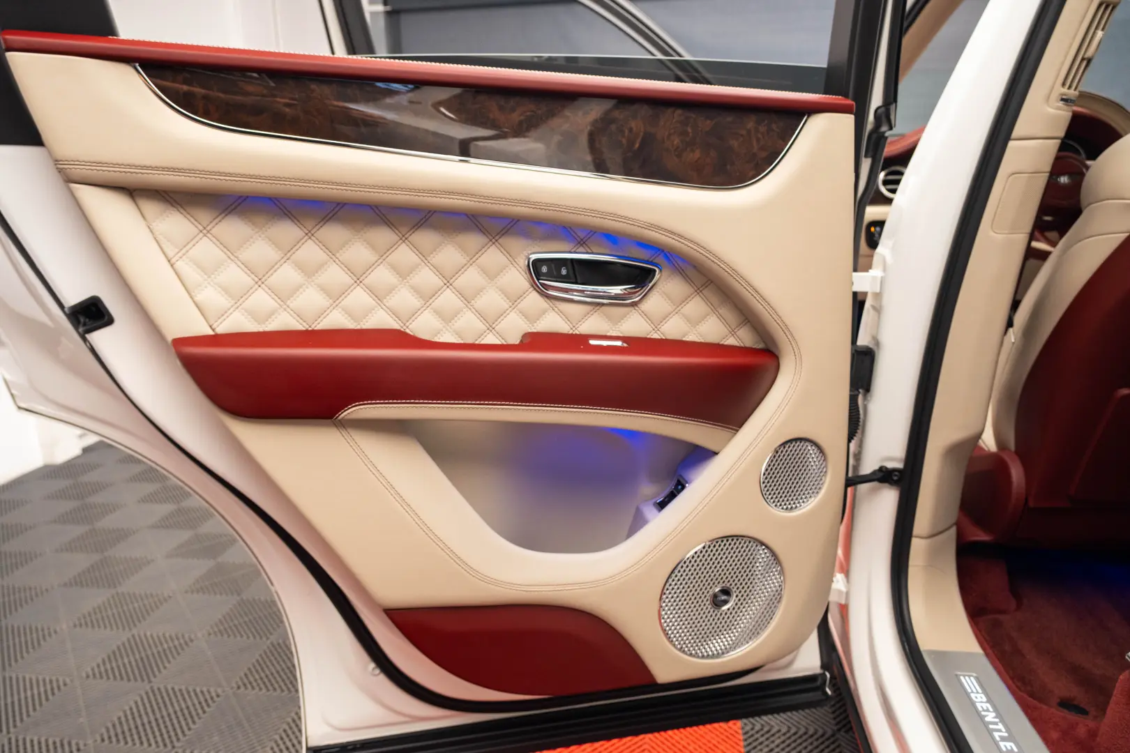 Bentley Bentayga V8 First Edition 4 Seats