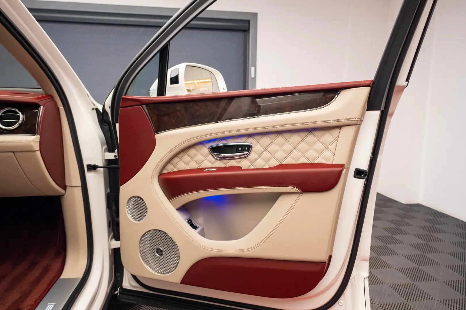 Bentley Bentayga V8 First Edition 4 Seats
