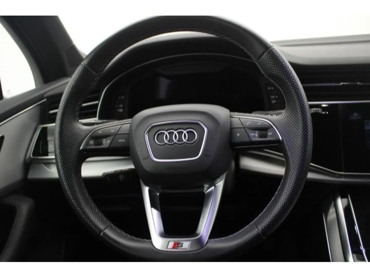 Q7 55 TFSI e quattro S line Matrix/Sitzhzg v+h/A