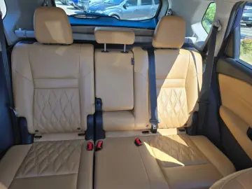 NISSAN X-TRAIL e4ORCE 211CP 4WD 7 locuri Tekna