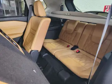 NISSAN X-TRAIL e4ORCE 211CP 4WD 7 locuri Tekna