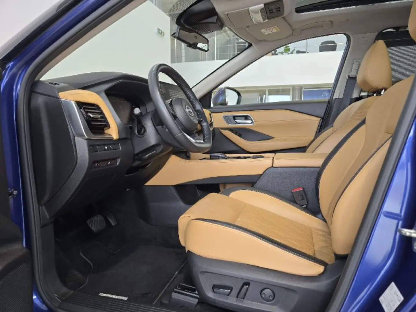 NISSAN X-TRAIL e4ORCE 211CP 4WD 7 locuri Tekna