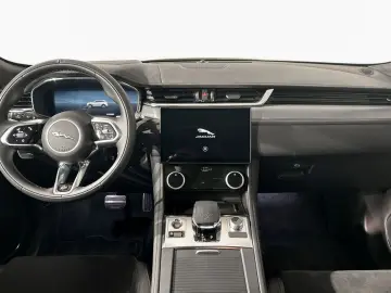 F-Pace P550 AWD SVR