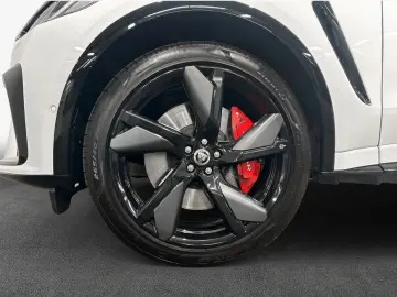 F-Pace P550 AWD SVR