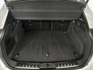 F-Pace P550 AWD SVR