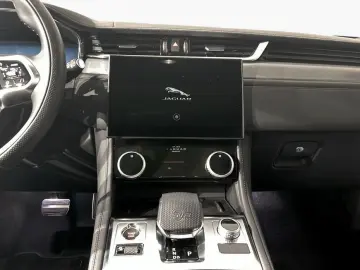 F-Pace P550 AWD SVR