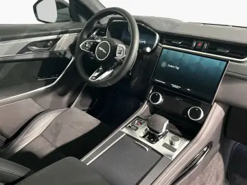 F-Pace P550 AWD SVR