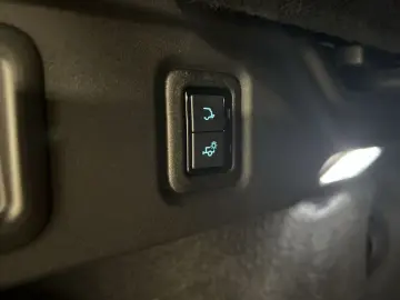 F-Pace P550 AWD SVR