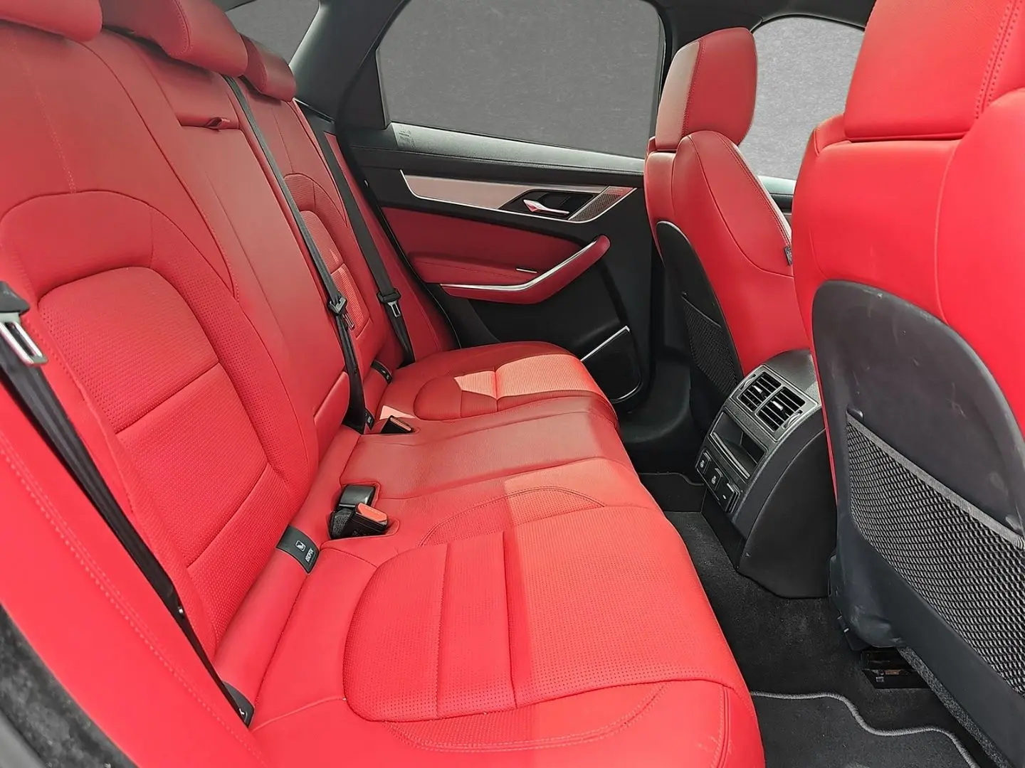 F-Pace D300 R-Dynamic SE