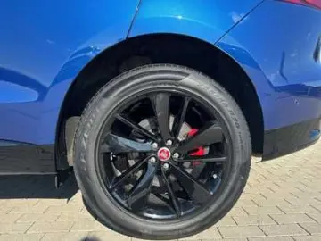 F-Pace Diesel D200 AWD SE/ Black Pack/ AHK