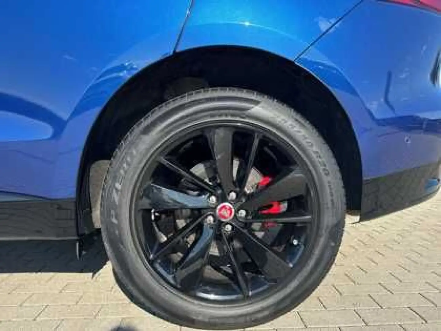 F-Pace Diesel D200 AWD SE/ Black Pack/ AHK