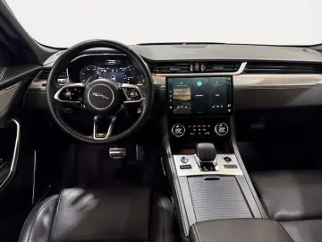 F-Pace D300 AWD R-Dynamic SE