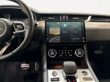 F-Pace D300 AWD R-Dynamic SE