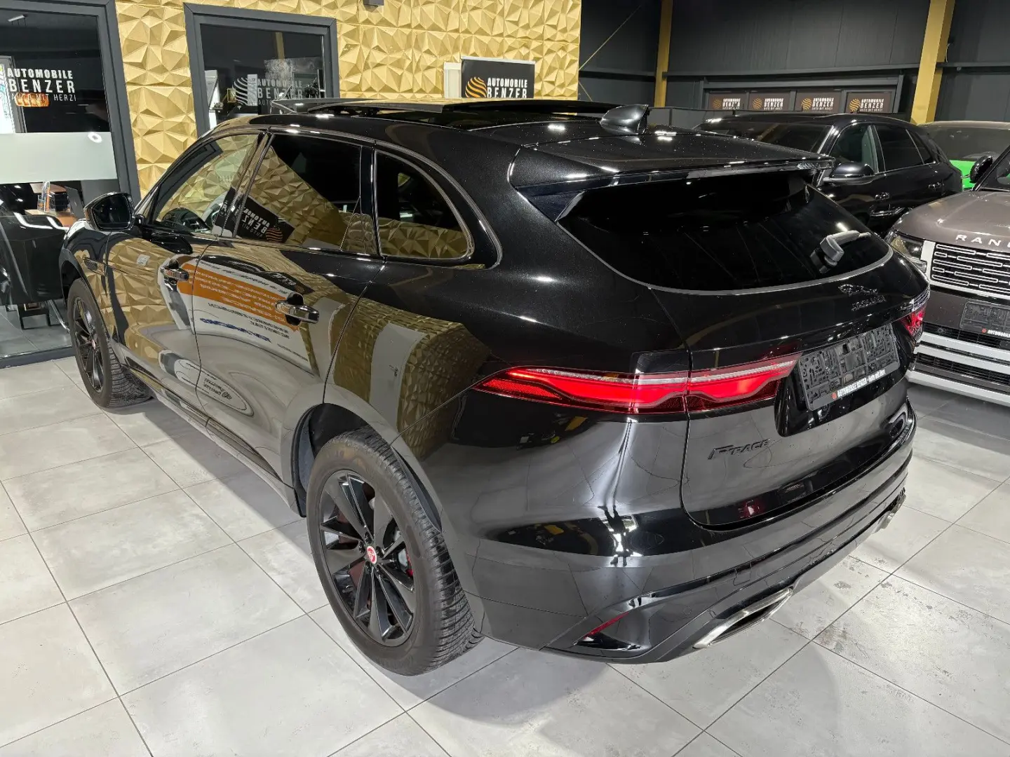 F-PACE R-Dynamic SE AWD/D300/PANO/APPLE/MEMORY/