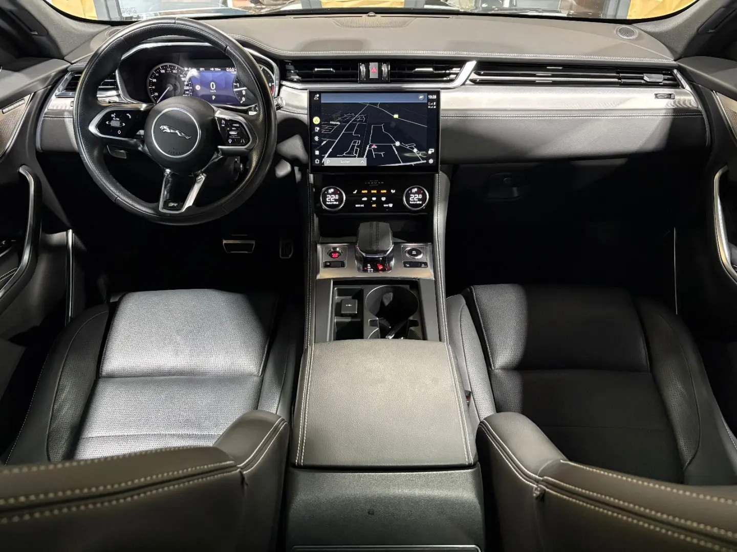 F-PACE R-Dynamic SE AWD/D300/PANO/APPLE/MEMORY/