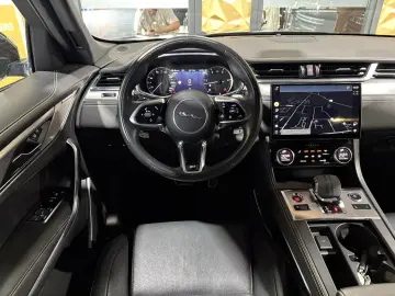 F-PACE R-Dynamic SE AWD/D300/PANO/APPLE/MEMORY/