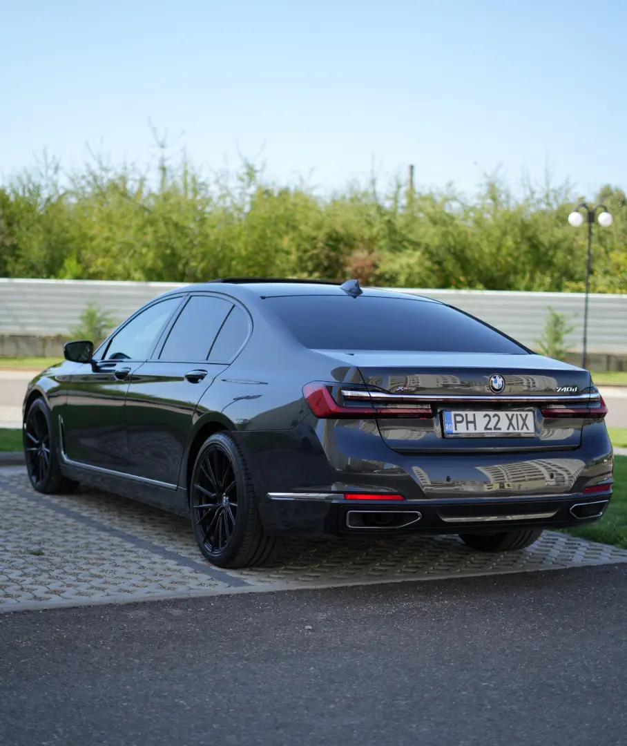 BMW 740