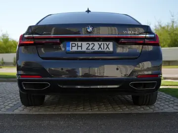 BMW 740