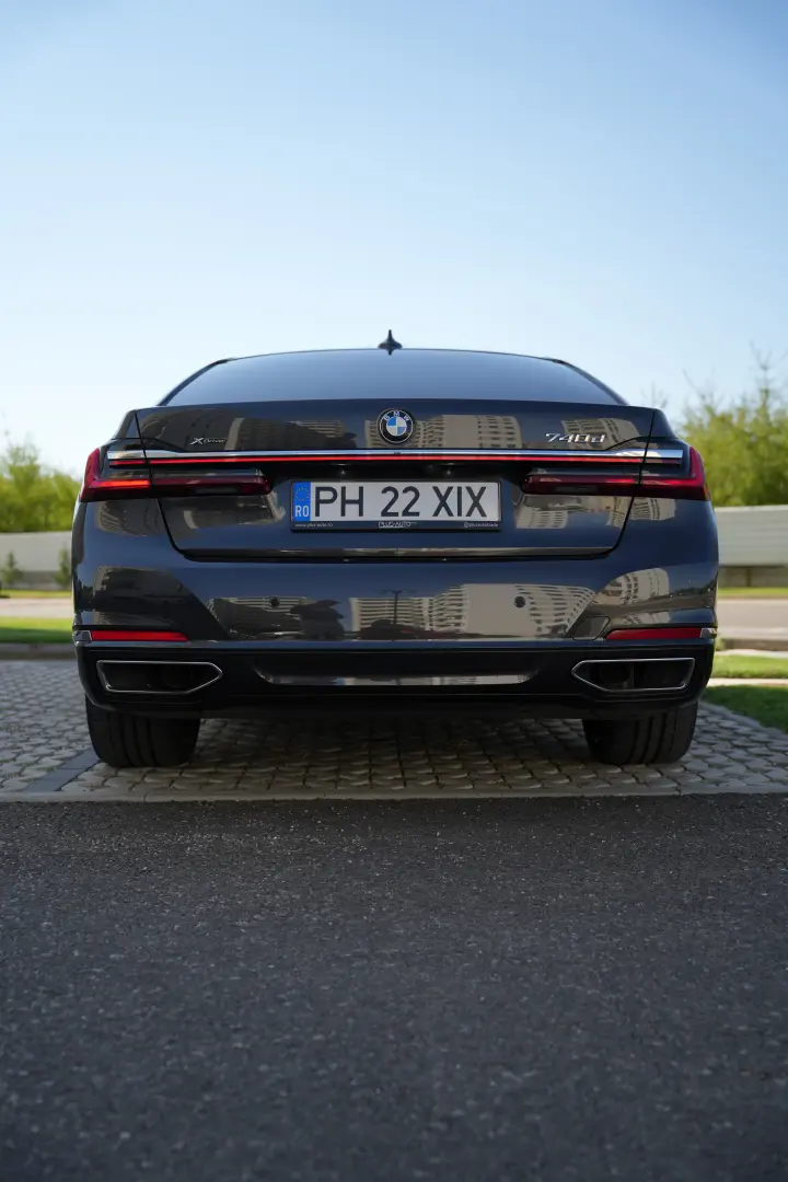 BMW 740